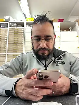 Snapshot of leonardohot1987 chatting on February 22, 2025, 6:06 am leonardohot1987 online show from February 22, 2025, 6:06 am