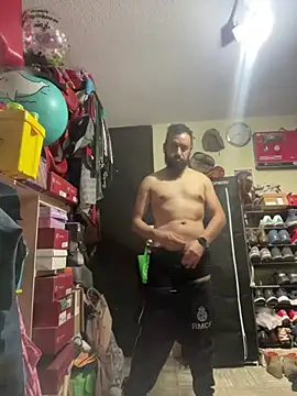 Snapshot of leonardohot1987 chatting on February 28, 2025, 5:15 am leonardohot1987 online show from February 28, 2025, 5:15 am