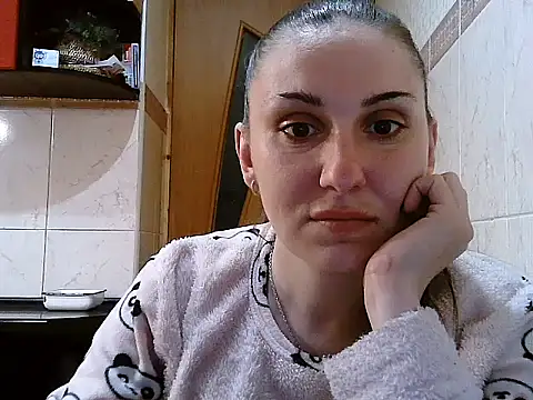 Yuliia30 online show from April 18, 2026, 7:18 pm