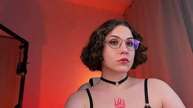 Eva Moss  online show from February 27, 2025, 9:14 pm