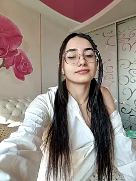 Snapshot of LittleX_Angel chatting on February 23, 2025, 5:34 am LittleX Angel online show from February 23, 2025, 5:34 am