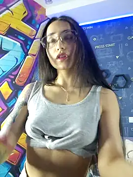 Snapshot of LittleX_Angel chatting on March 13, 2025, 6:48 am LittleX Angel online show from March 13, 2025, 6:48 am