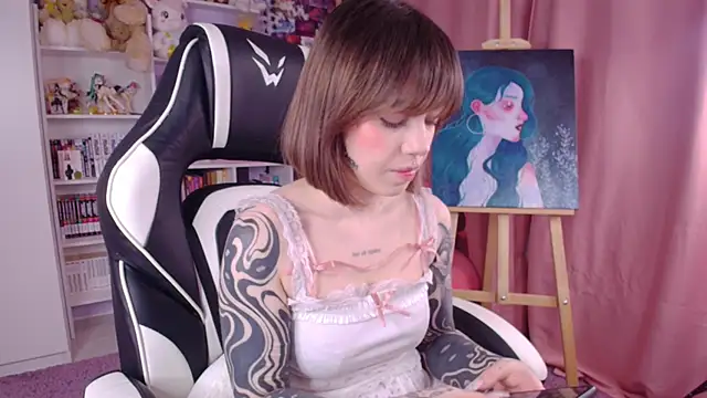 Snapshot of Catharsisi chatting on January 18, 2025, 3:27 pm Catharsisi online show from January 18, 2025, 3:27 pm