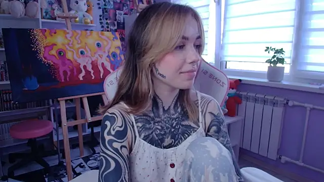 Snapshot of Catharsisi chatting on September 12, 2025, 2:17 pm Catharsisi online show from September 12, 2025, 2:17 pm