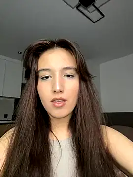 anna elfi online show from October 15, 2025, 3:23 pm