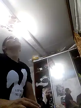 Snapshot of Rosanna_Rennie chatting on September 22, 2025, 1:24 pm Rosanna Rennie online show from September 22, 2025, 1:24 pm