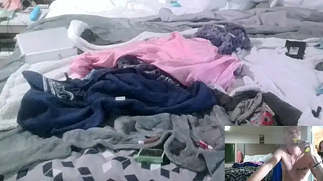 Snapshot of AQuickPhyx chatting on February 2, 2025, 6:20 pm AQuickPhyx online show from February 2, 2025, 6:20 pm