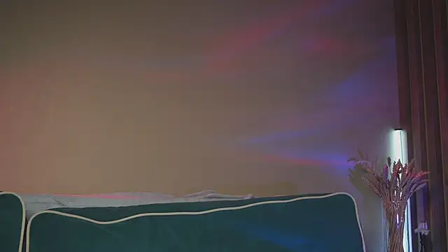 milasmiu online show from February 11, 2025, 6:11 pm