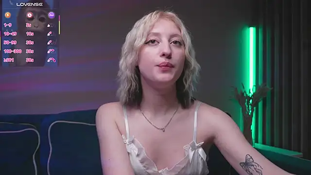 milasmiu online show from March 4, 2025, 11:11 pm