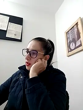 CHARLOTTE 1711 online show from March 4, 2025, 11:43 pm