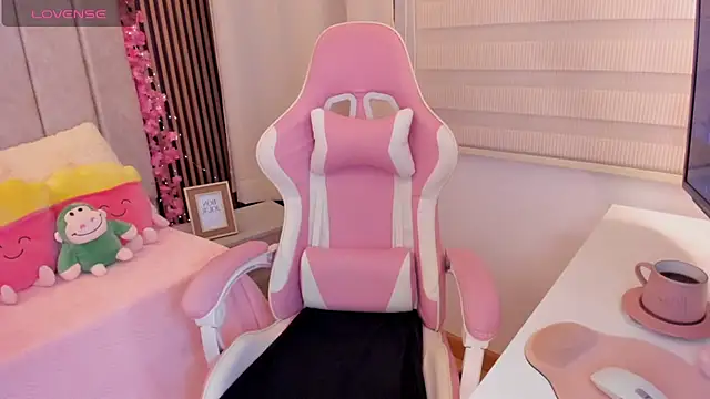 tamy xoo online show from November 23, 2025, 6:19 pm