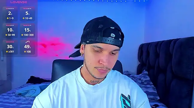 austinoficial online show from January 31, 2025, 11:35 pm