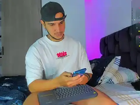 austinoficial online show from January 12, 2026, 10:26 pm