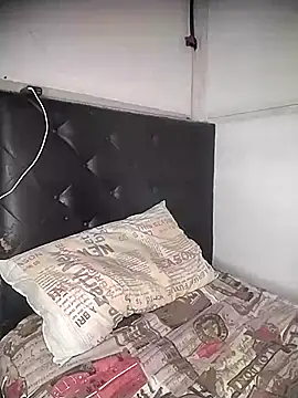 Snapshot of Black_Manba chatting on February 13, 2025, 9:27 pm Black Manba online show from February 13, 2025, 9:27 pm