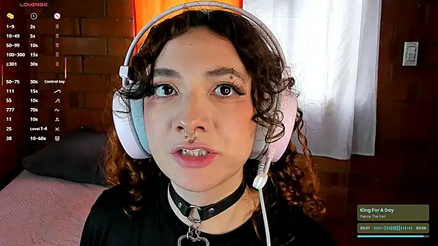 Annycolin  online show from March 7, 2025, 8:11 pm