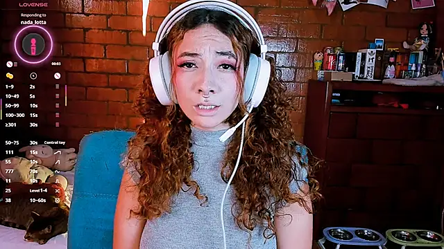 Annycolin  online show from April 20, 2026, 10:33 pm