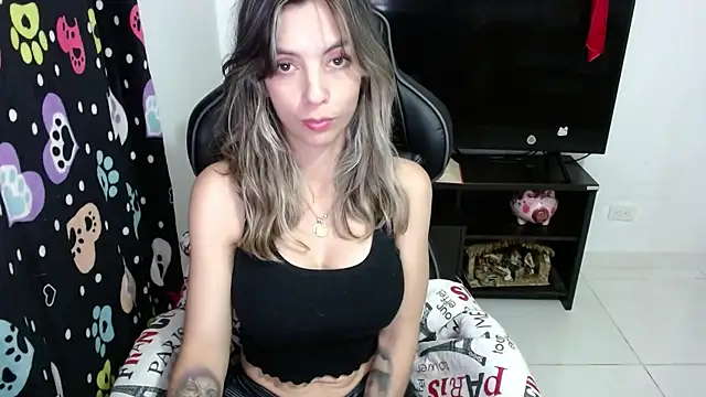 Princezzlove3 online show from January 15, 2025, 10:13 pm