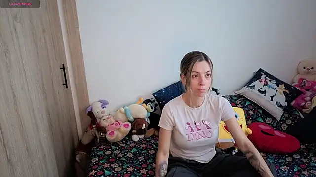 Princezzlove3 online show from March 6, 2026, 12:45 pm