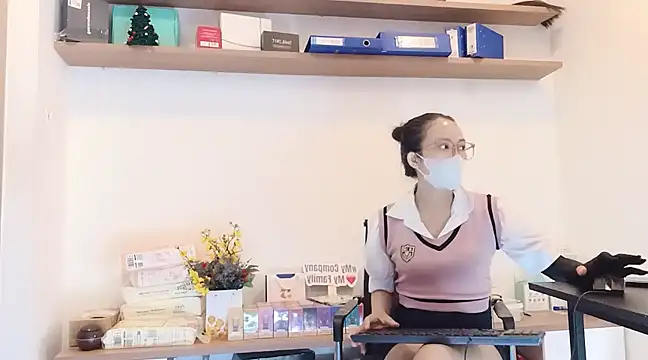 Lush-Office online show from February 9, 2025, 1:55 am