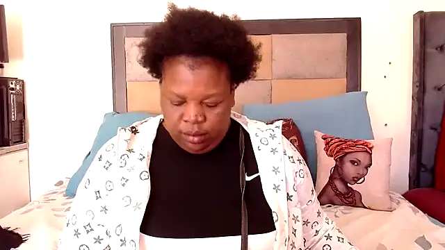 omalicha98 online show from December 3, 2025, 6:43 am