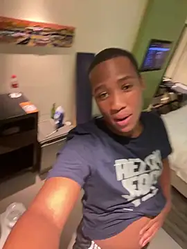 snotLoud online show from February 19, 2025, 9:36 pm