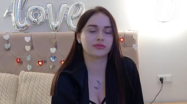 Lilliana Moon online show from February 18, 2025, 5:10 pm