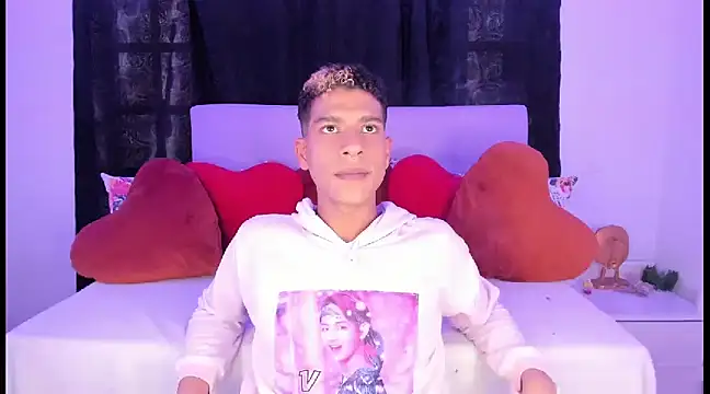 Snapshot of Ethan_Boyy chatting on February 26, 2025, 9:58 pm Ethan Boyy online show from February 26, 2025, 9:58 pm