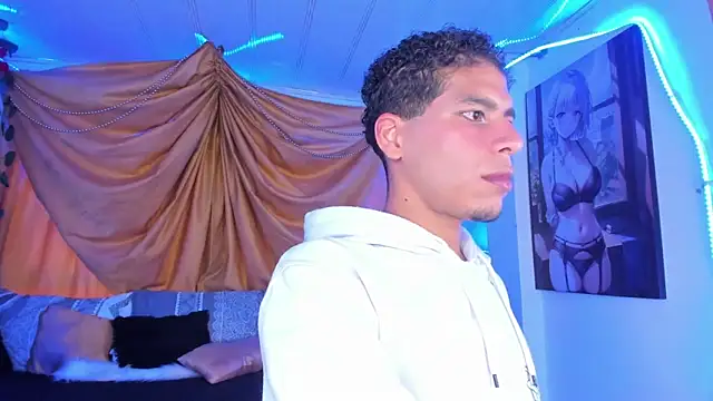 Snapshot of Ethan_Boyy chatting on October 8, 2025, 10:18 pm Ethan Boyy online show from October 8, 2025, 10:18 pm