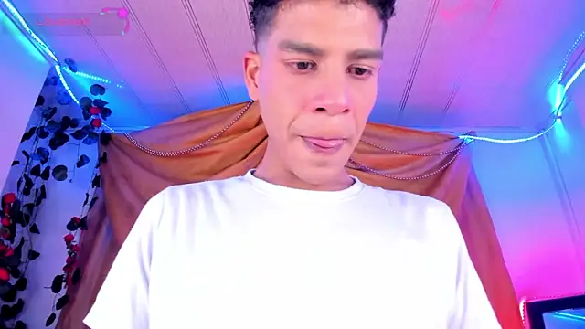 Ethan Boyy online show from December 17, 2025, 1:44 am