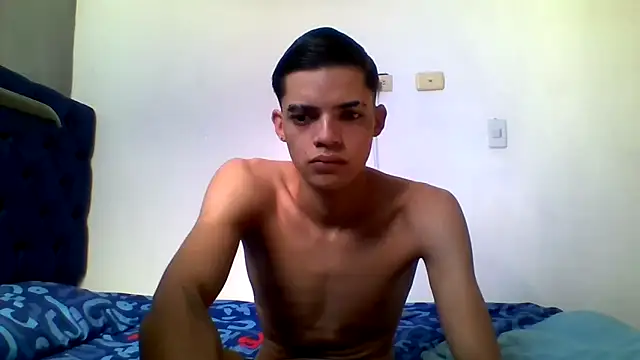 Latinos 2001 online show from May 22, 2026, 1:17 pm