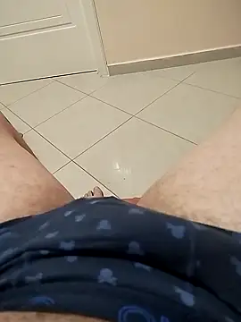 xristoss11 online show from March 8, 2025, 4:06 pm