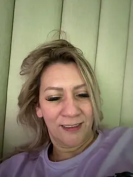 Snapshot of AtheneaRusell chatting on October 2, 2025, 7:21 pm AtheneaRusell online show from October 2, 2025, 7:21 pm