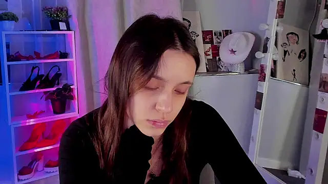 Sahara Shields online show from November 10, 2025, 10:14 am