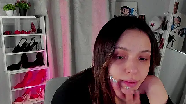 Sahara Shields online show from December 14, 2025, 10:20 am