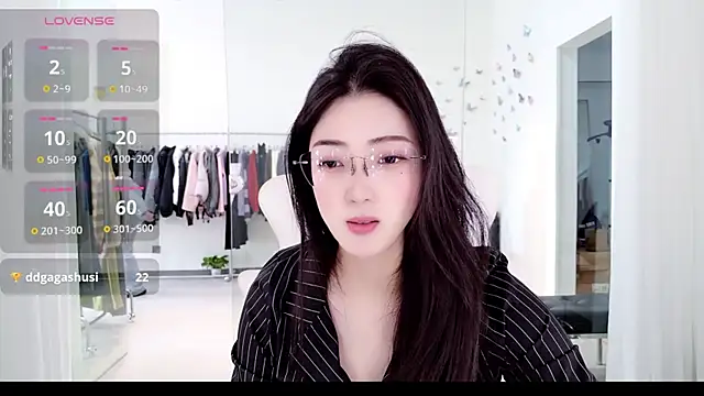 miaomiao-777 online show from November 24, 2025, 3:17 am