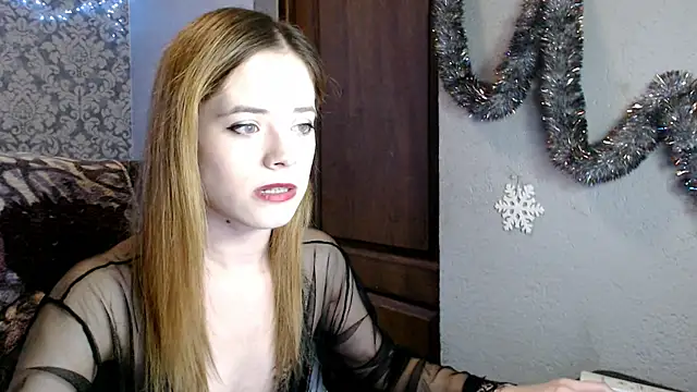 LauraBlan online show from December 25, 2024, 7:56 pm