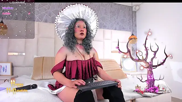 Tamara palacios online show from October 31, 2025, 7:59 pm