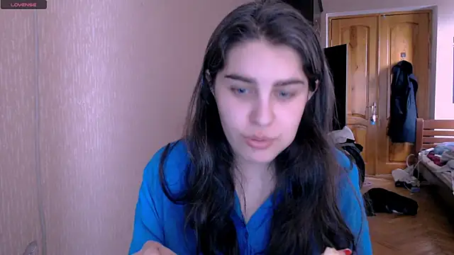  Roselina  online show from February 6, 2025, 12:05 pm