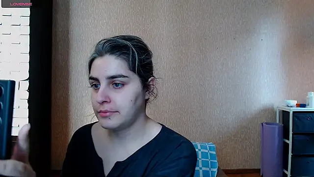  Roselina  online show from March 6, 2026, 8:55 am