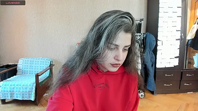 Snapshot of _Roselina_ chatting on April 30, 2026, 9:04 am Roselina online show from April 30, 2026, 9:04 am