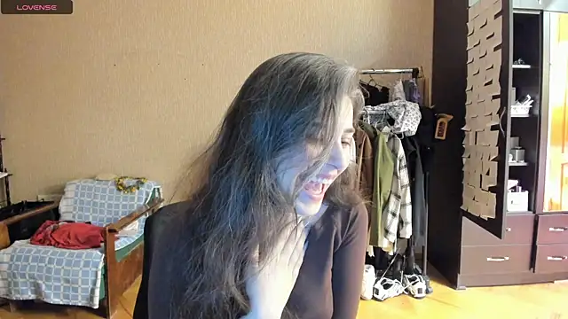 Snapshot of _Roselina_ chatting on May 21, 2026, 5:31 pm Roselina online show from May 21, 2026, 5:31 pm