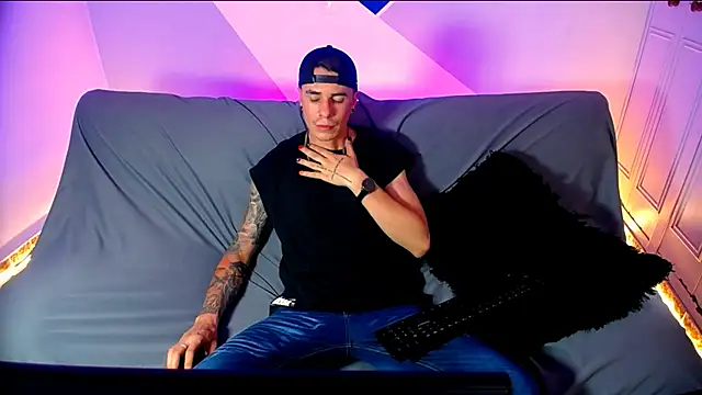 Baan10 online show from February 26, 2025, 8:44 pm