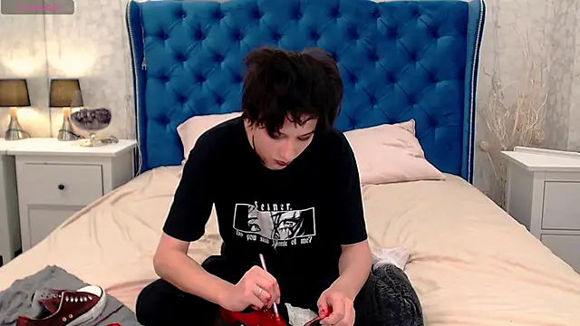 via mayer  online show from October 25, 2025, 8:55 am