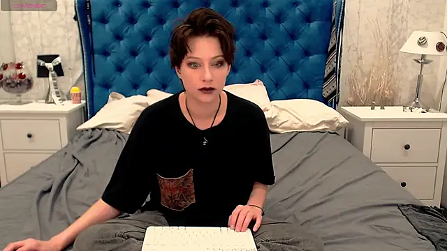 via mayer  online show from December 15, 2025, 8:35 pm