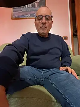 Snapshot of sempreilmio2 chatting on February 12, 2025, 2:10 pm sempreilmio2 online show from February 12, 2025, 2:10 pm