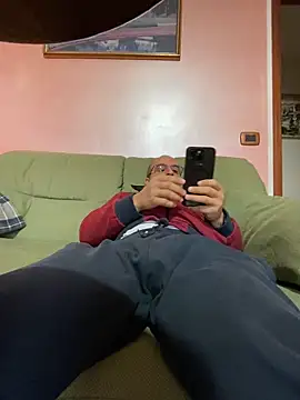 Snapshot of sempreilmio2 chatting on March 1, 2025, 11:06 am sempreilmio2 online show from March 1, 2025, 11:06 am