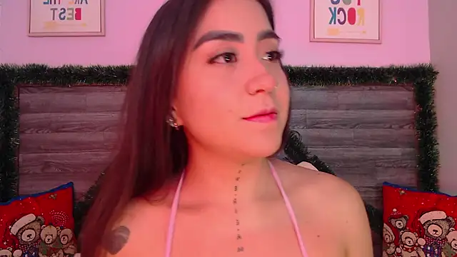 AdaaMillan online show from December 22, 2025, 8:06 pm