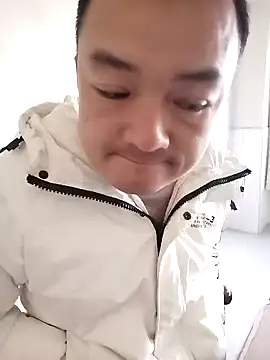 Snapshot of swg176 chatting on January 19, 2025, 2:15 am swg176 online show from January 19, 2025, 2:15 am