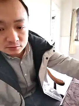 Snapshot of swg176 chatting on January 27, 2025, 2:20 am swg176 online show from January 27, 2025, 2:20 am