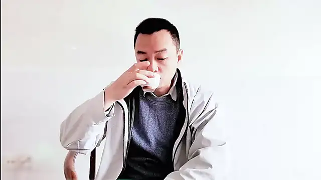 Snapshot of swg176 chatting on October 29, 2025, 1:30 am swg176 online show from October 29, 2025, 1:30 am